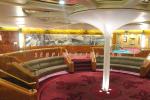 ID 3182 QUEEN ELIZABETH 2 (1969/70327grt/IMO 6725418) - The circular Midships Lobby and Lounge on Two Deck.